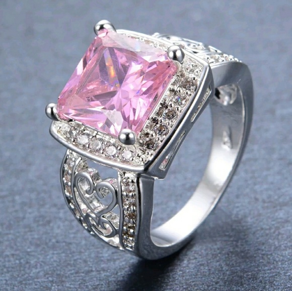 Ladie's size 7 pink ice ring - Picture 1 of 4